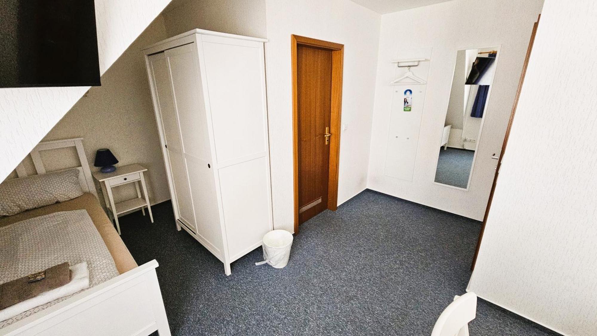 Hotel Dorfkrug Buesum Экстерьер фото