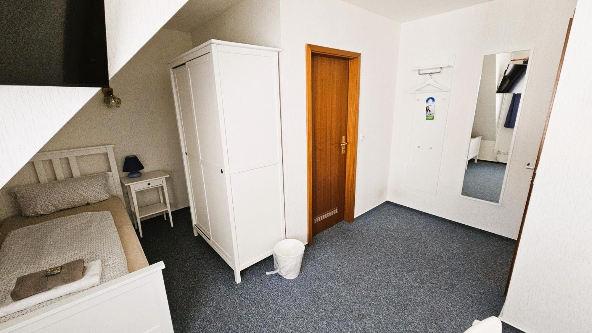 Hotel Dorfkrug Buesum Экстерьер фото